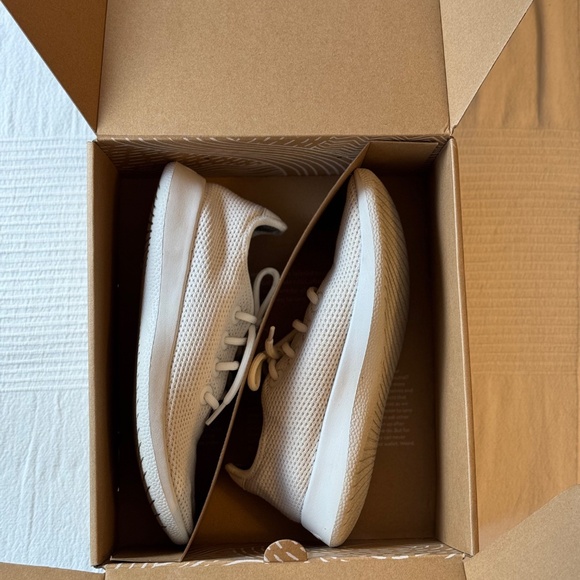 Allbirds Tree Runner (White - Size 10) - Picture 3 of 6